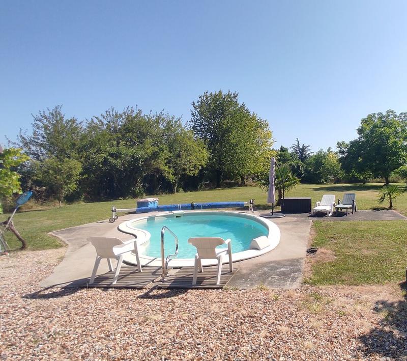 Maison - 238 m² - 7 pièces