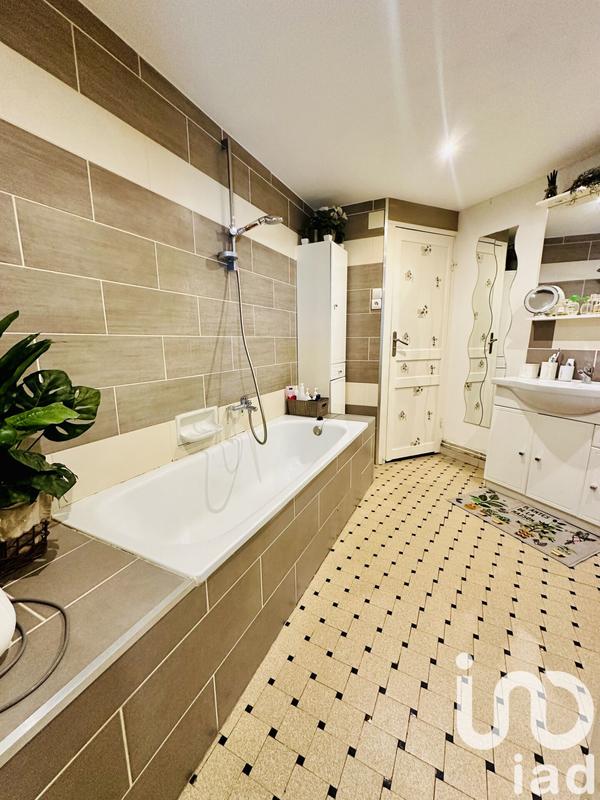 Maison - 95 m² - 5 pièces