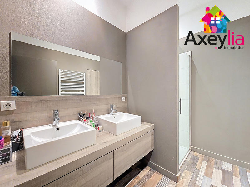 Maison - 207 m² - 6 pièces