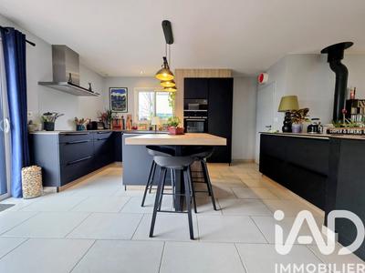 Maison - 98 m² - 5 pièces