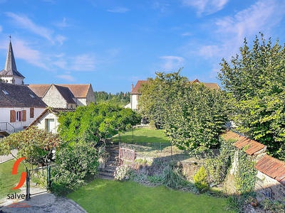 Maison - 279 m² - 8 pièces