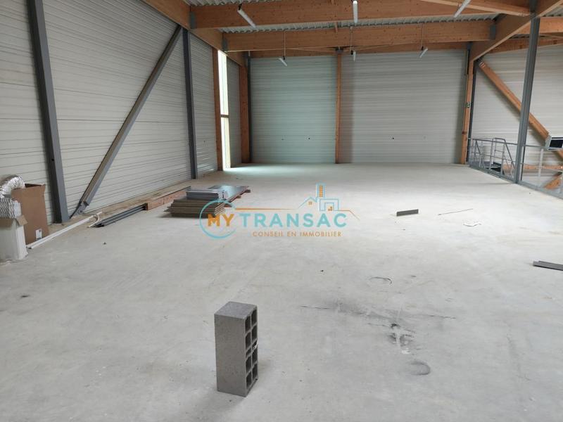 Local d'activités - 718 m²