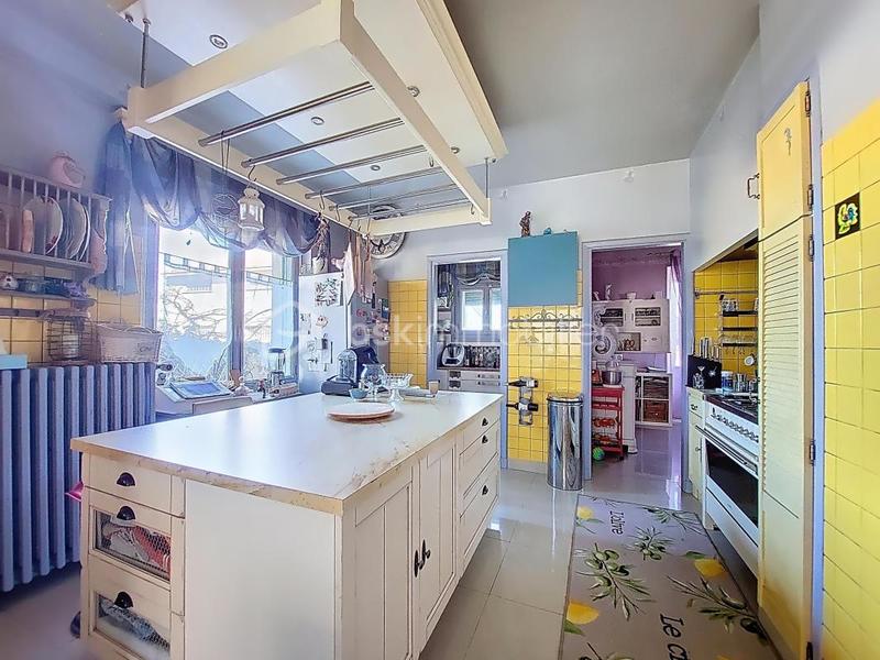 Demeure - 150 m² - 5 pièces