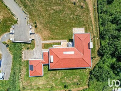 Maison - 355 m² - 9 pièces