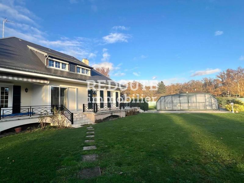 Maison - 210 m² - 10 pièces