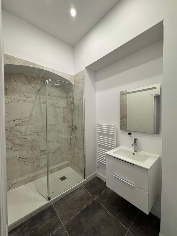 Appartement - 100 m² - 3 pièces