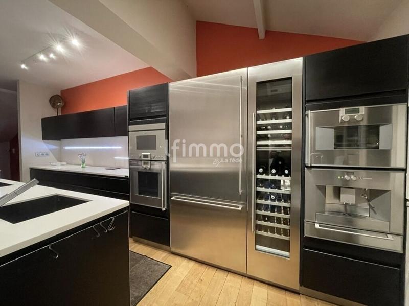 Maison - 185 m² - 8 pièces