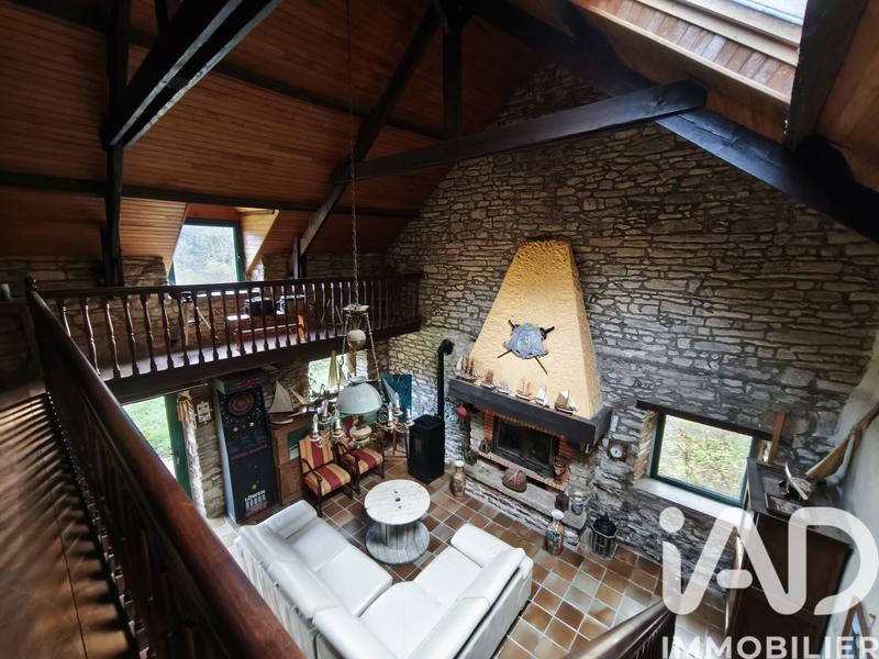 Maison - 240 m² - 6 pièces