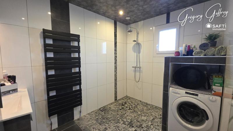 Maison - 196 m² - 7 pièces