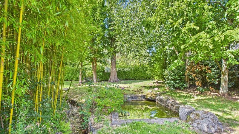 Maison traditionnelle - 207 m² - 7 pièces