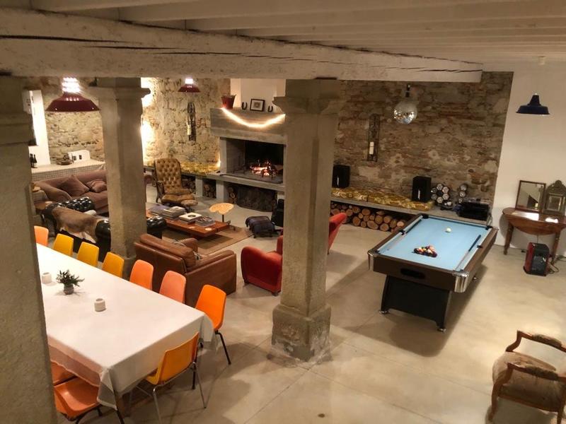 Propriété - 900 m² - 26 pièces