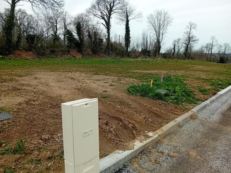 Terrain de lotissements - 613 m²