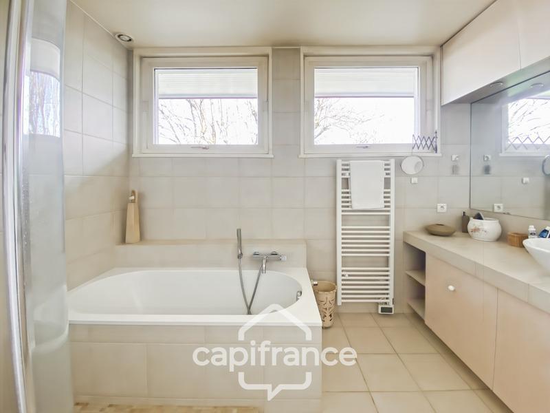 Maison - 192 m² - 8 pièces