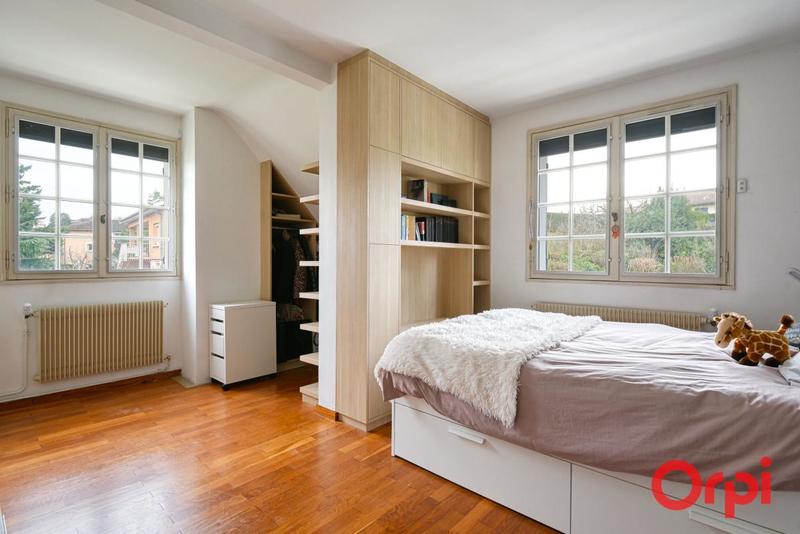 Maison - 185 m² - 8 pièces