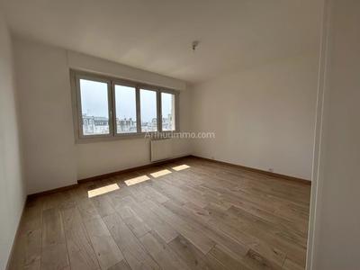 Appartement - 99 m² - 4 pièces