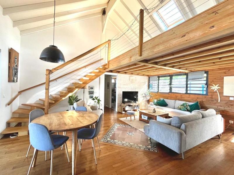 Villa - 185 m² - 9 pièces