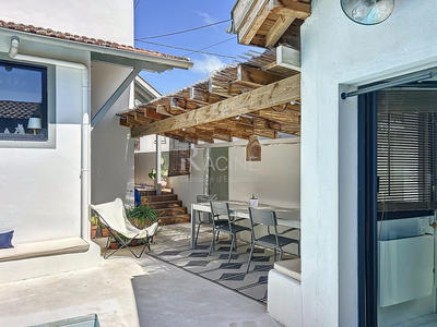 Maison - 140 m² - 6 pièces