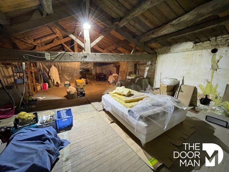 Propriété - 104 m² - 8 pièces