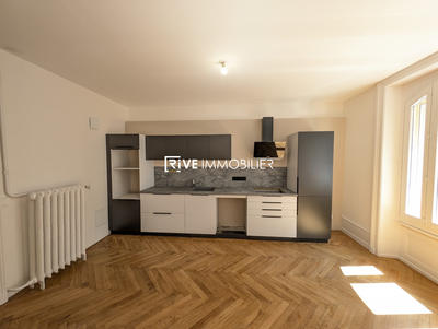 Appartement - 86 m² - 4 pièces
