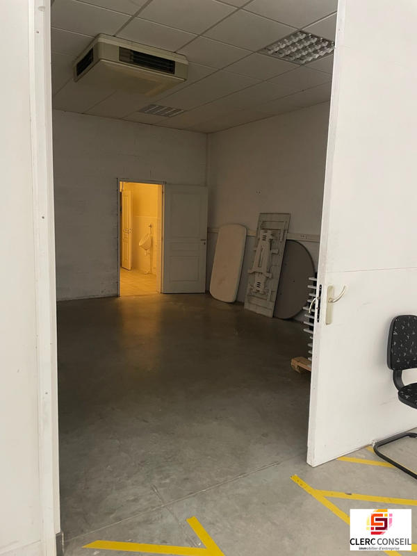 Local d'activités - 215 m²