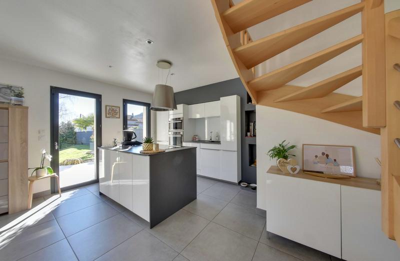 Maison - 98 m² - 4 pièces