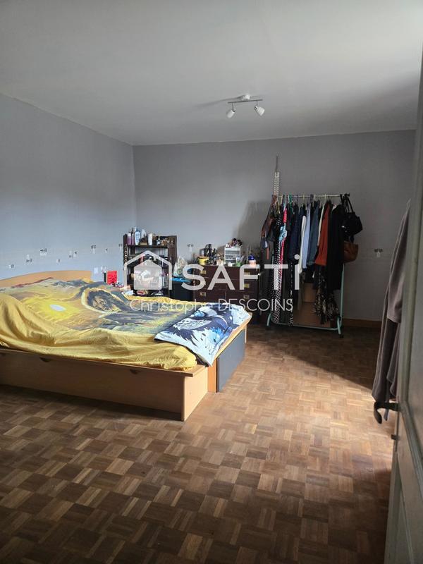 Maison - 180 m² - 9 pièces