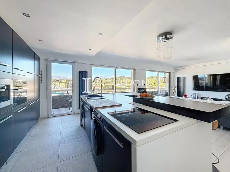 Appartement - 85 m² - 3 pièces