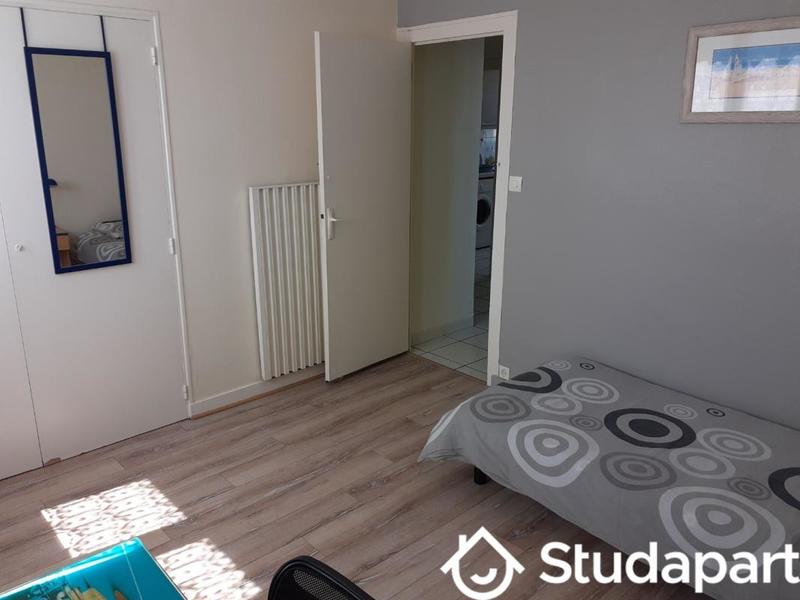 Chambre - 12 m² - 1 pièce