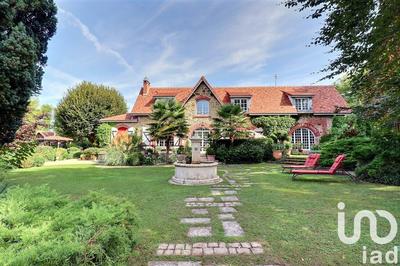 Maison - 250 m² - 10 pièces