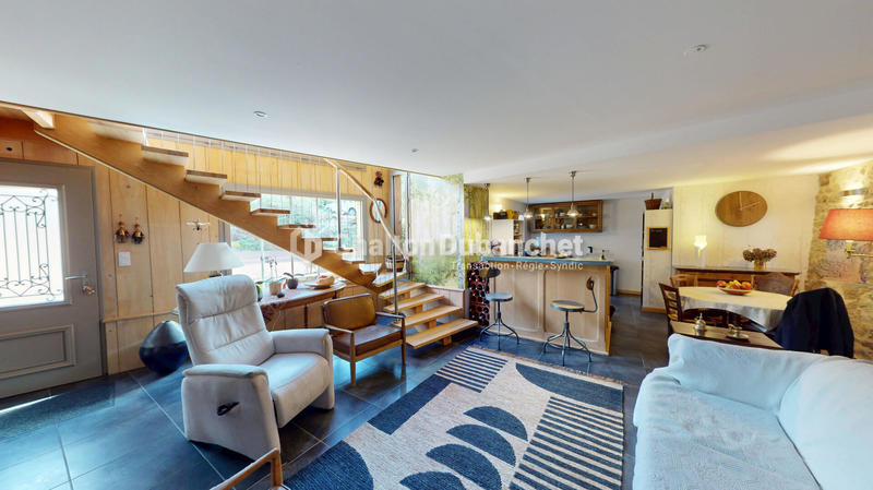 Maison - 393 m² - 13 pièces