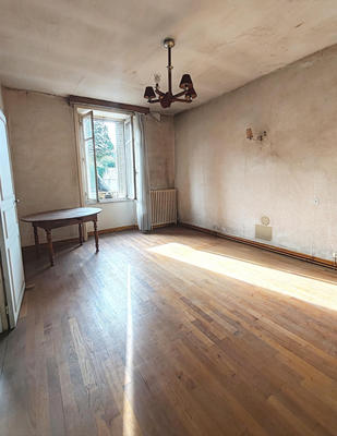 Maison - 203 m² - 7 pièces