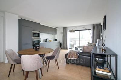 Appartement - 83 m² - 4 pièces