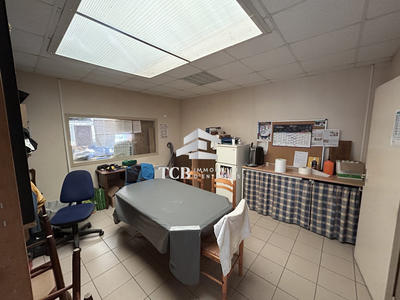 Local d'activités - 322 m²