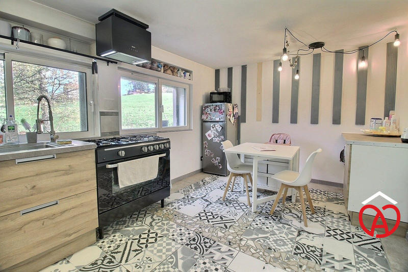 Maison - 80 m² - 5 pièces