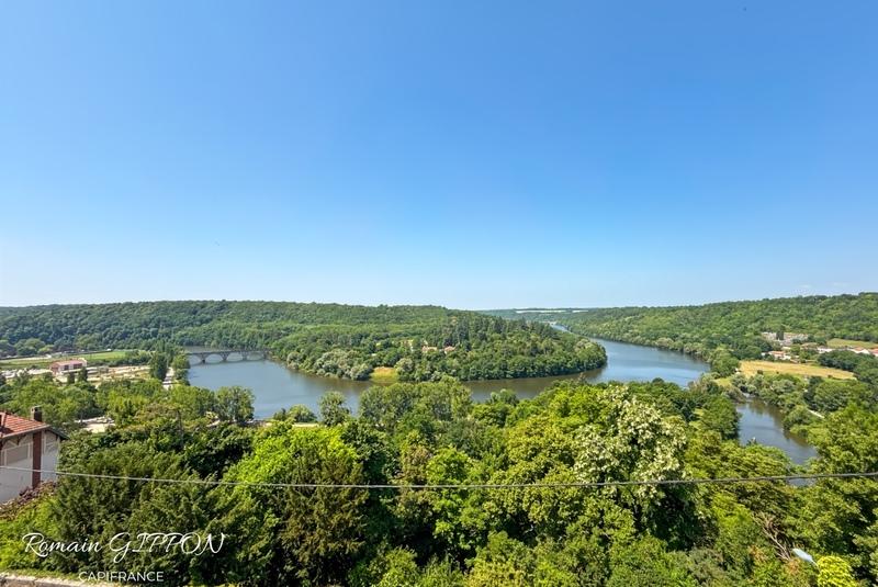 Maison - 215 m² - 9 pièces