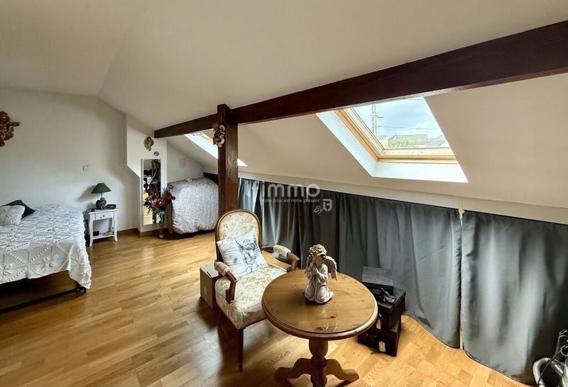 Maison - 177 m² - 8 pièces