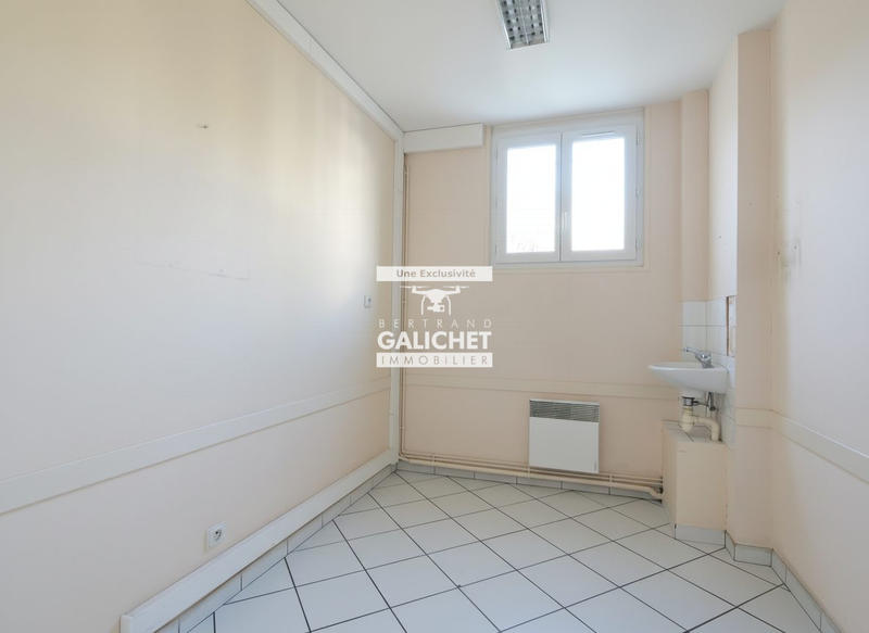 Local d'activités - 165 m²