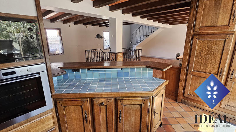 Maison - 210 m² - 6 pièces