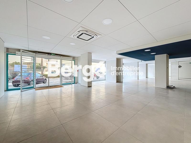 Local commercial - 394 m²