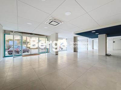 Local commercial - 394 m²