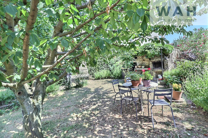 Maison de village - 80 m² - 4 pièces