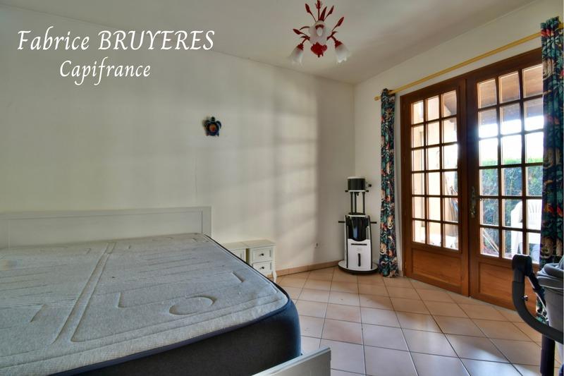 Maison - 180 m² - 8 pièces