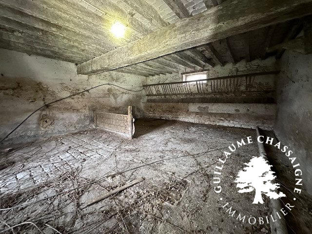 Maison traditionnelle - 280 m² - 5 pièces