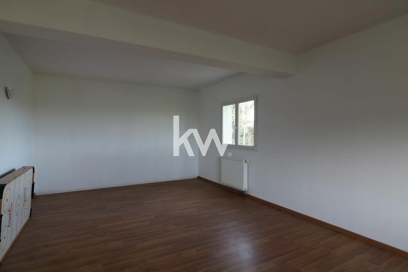 Maison - 230 m² - 6 pièces