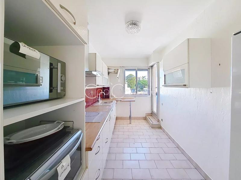 Appartement - 193 m² - 6 pièces