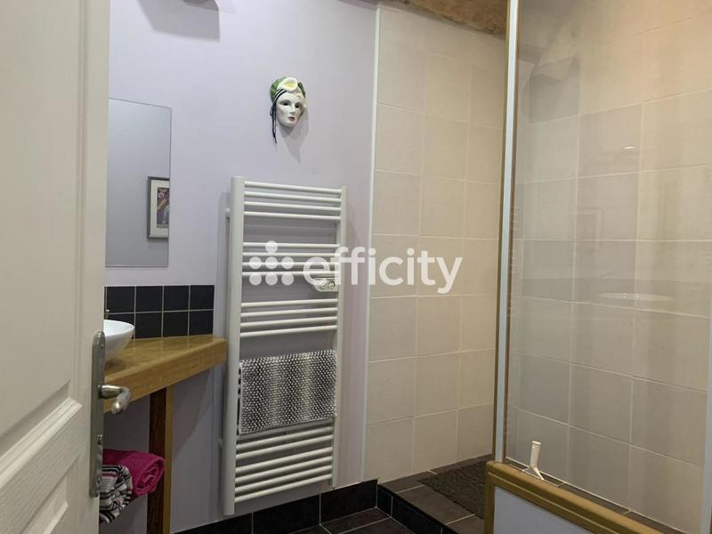 Maison - 220 m² - 7 pièces