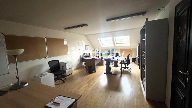 Bureau - 636 m² - 10 pièces