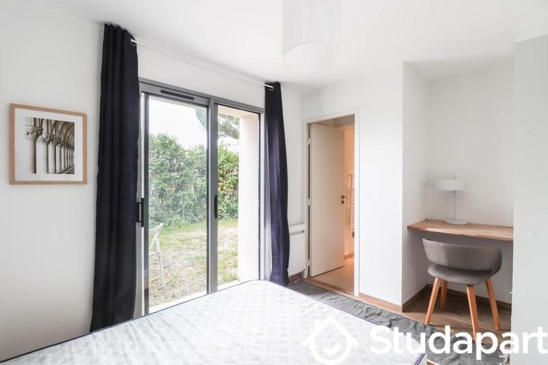 Chambre - 12 m² - 1 pièce