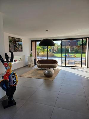 Maison - 250 m² - 6 pièces