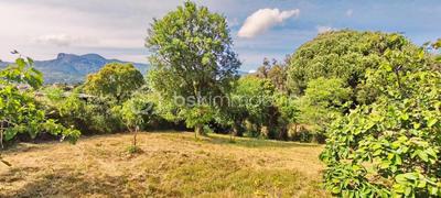Terrain constructible - 2 862 m²